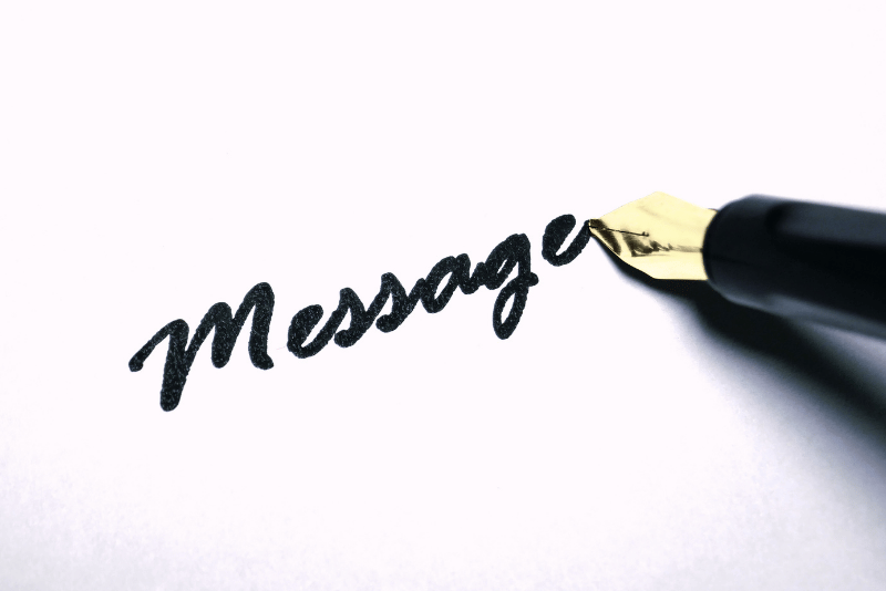 Rédaction de contenus clairs et alignés avec le positionnement de marque